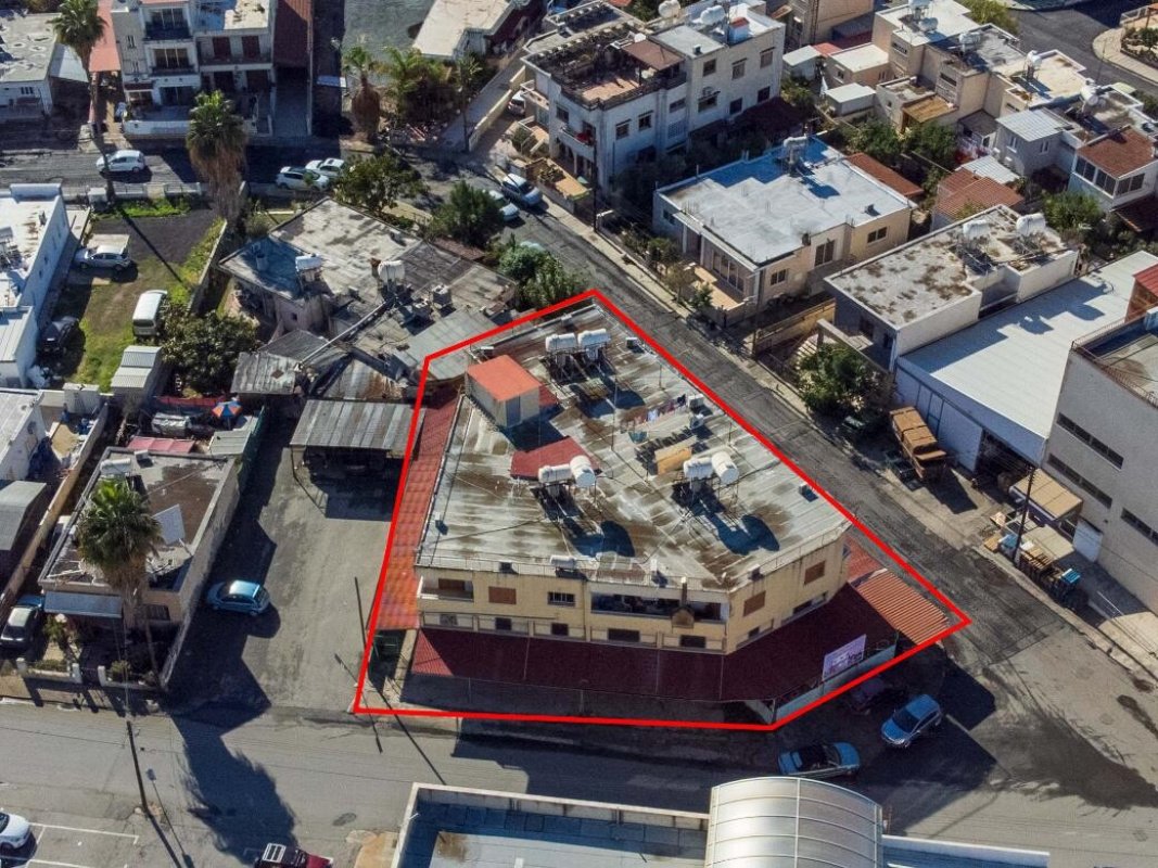 736m2 Commercial property in Larnaca, Larnaka, Cyprus No. 38966