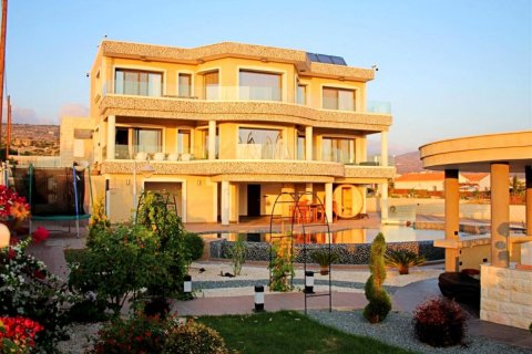 3 dormitorios Villa en Paphos, Chipre No. 38537
