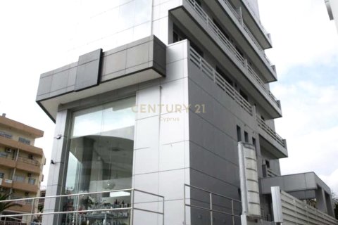 300m2 Tienda en Strovolos, Nicosia, Chipre No. 54196