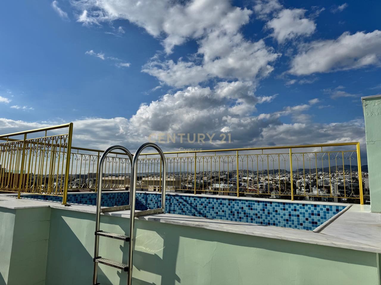 3 bedrooms Penthouse in Germasogeia, Limassol, Cyprus No. 54135