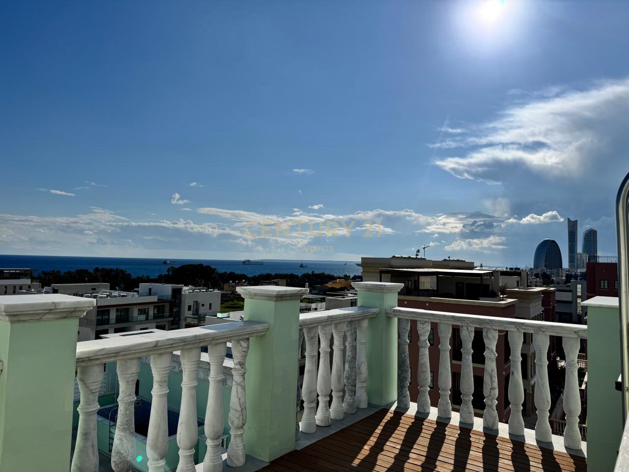 3 bedrooms Penthouse in Germasogeia, Limassol, Cyprus No. 54135