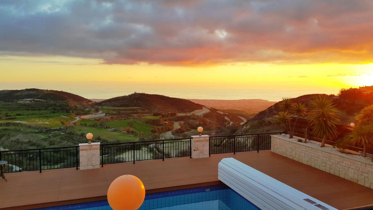4 bedrooms Villa in Paphos, Cyprus No. 38426