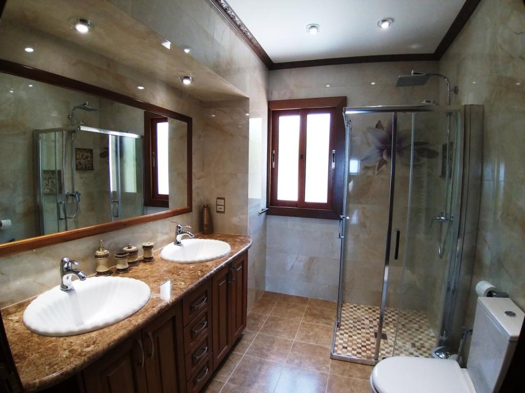 4 bedrooms Villa in Paphos, Cyprus No. 38426