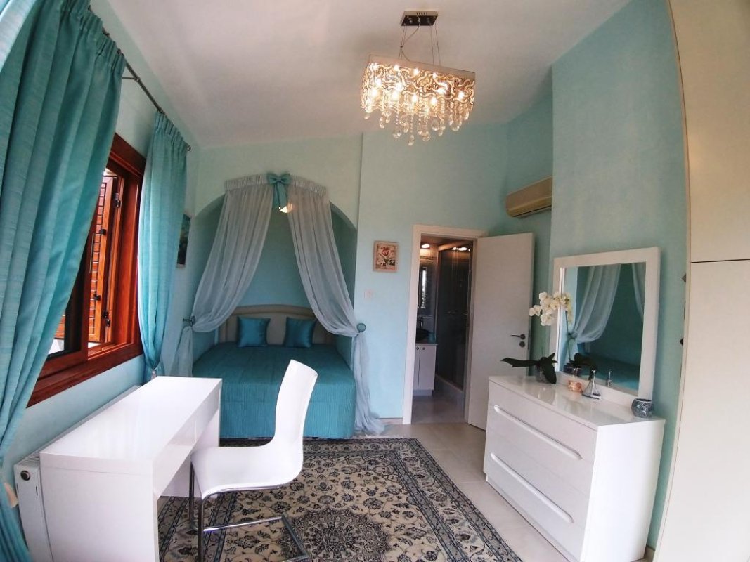 4 bedrooms Villa in Paphos, Cyprus No. 38426