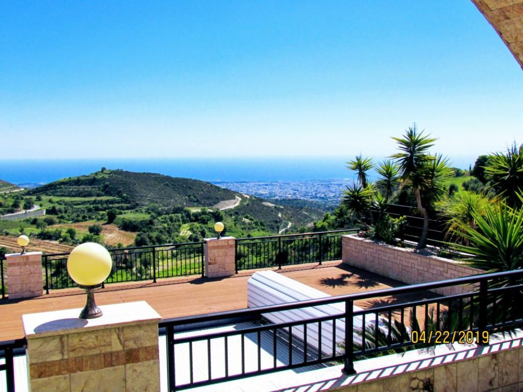 4 bedrooms Villa in Paphos, Cyprus No. 38426