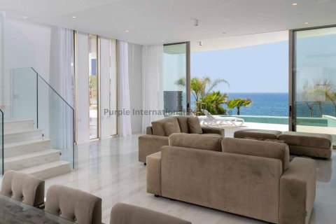 5 bedrooms Villa in Kissonerga, Paphos, Cyprus No. 39415