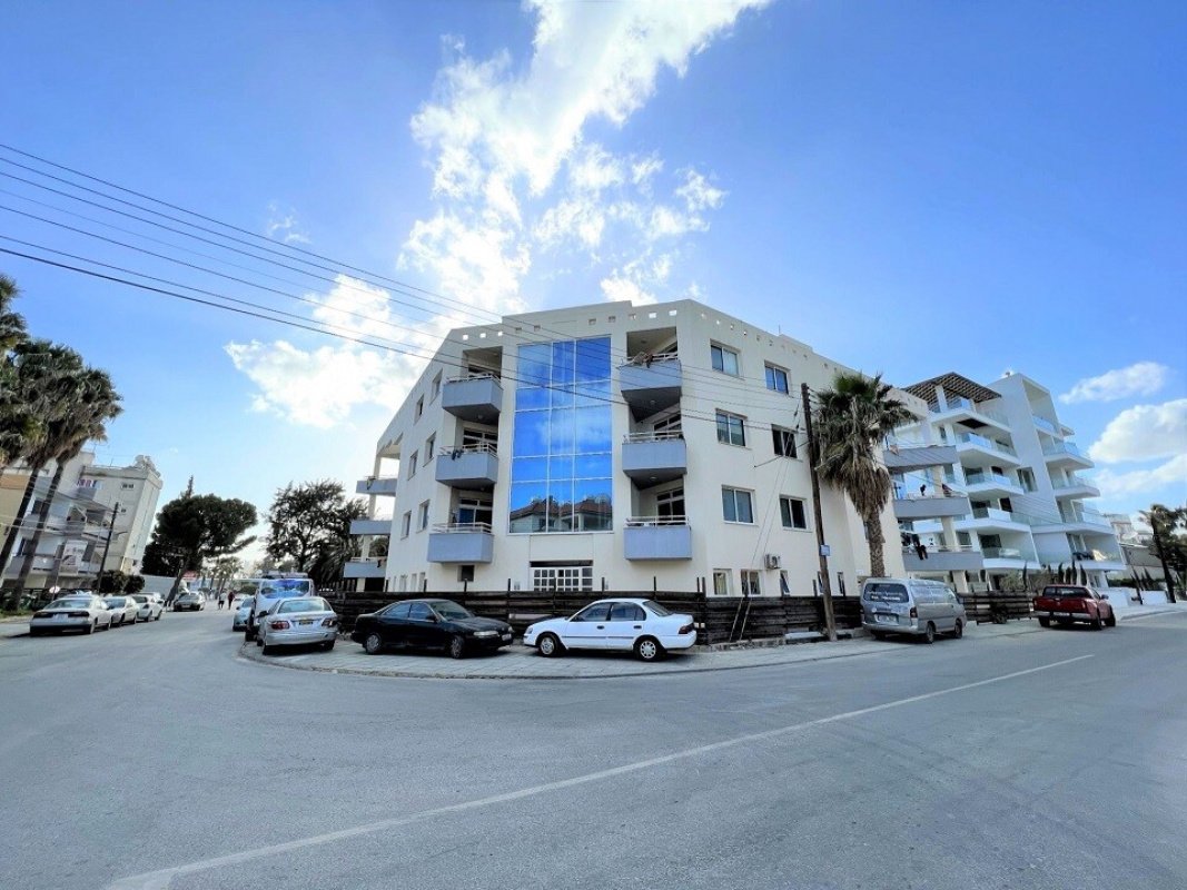 36 rooms Apartment in Larnaca, Larnaka, Cyprus No. 38999