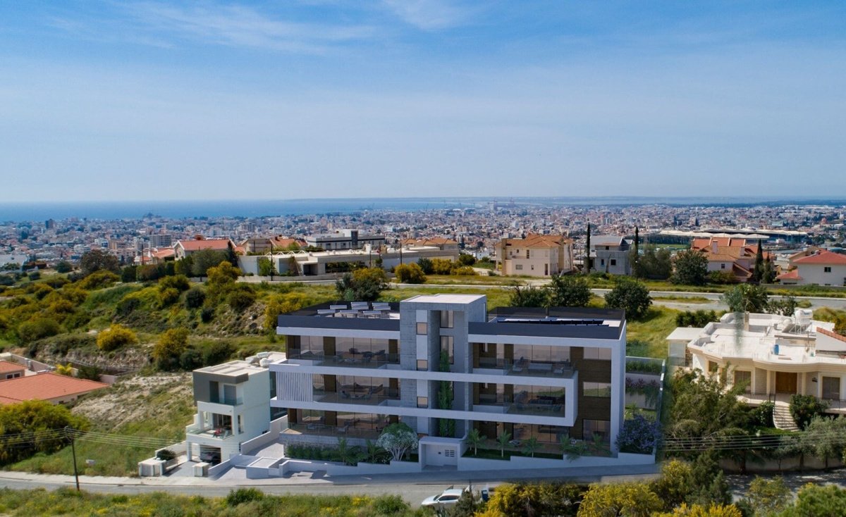 4 rooms Apartment in Limassol, Cyprus No. 39004