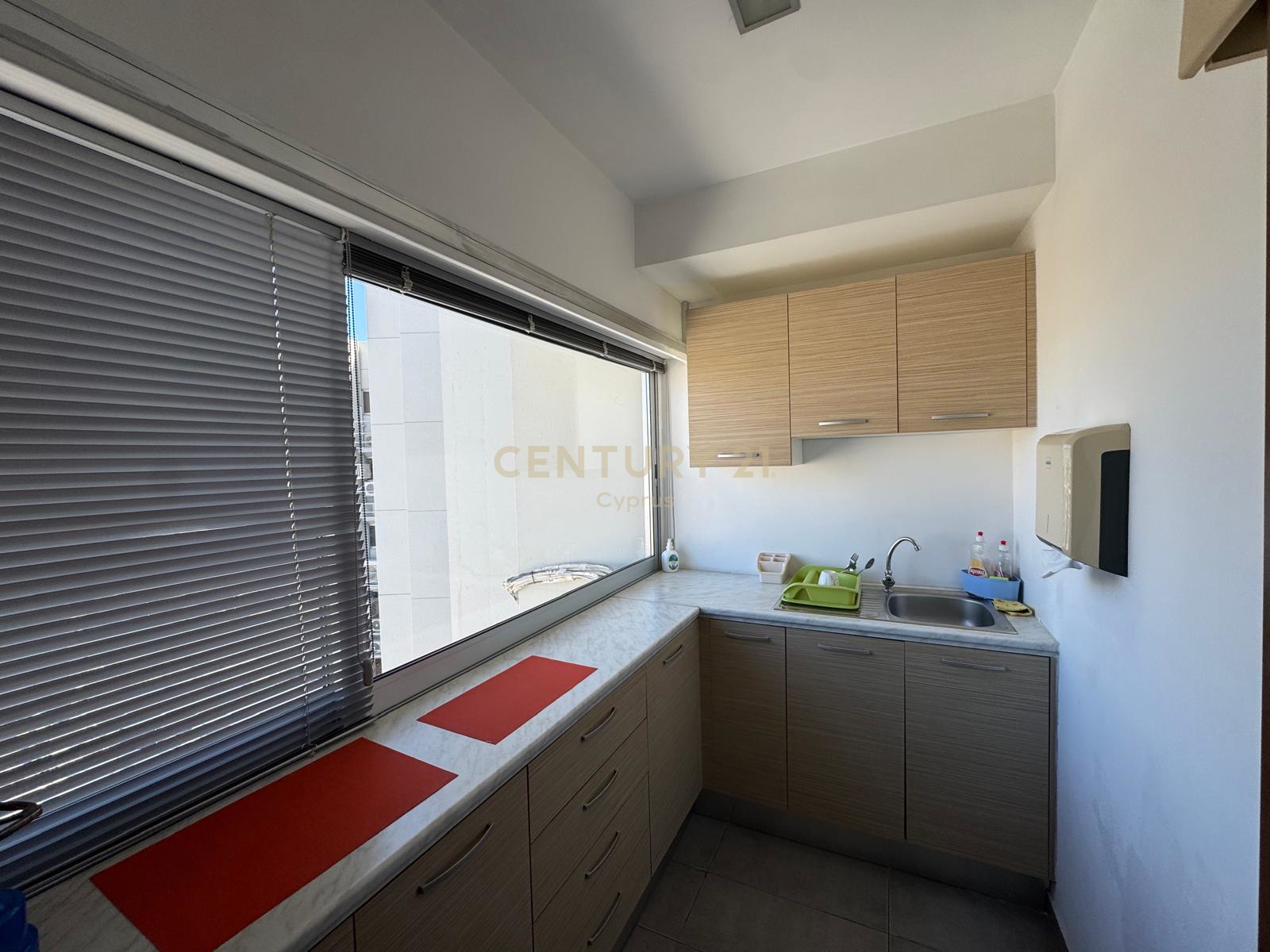 50m2 Oficina en Limassol, Chipre No. 57219