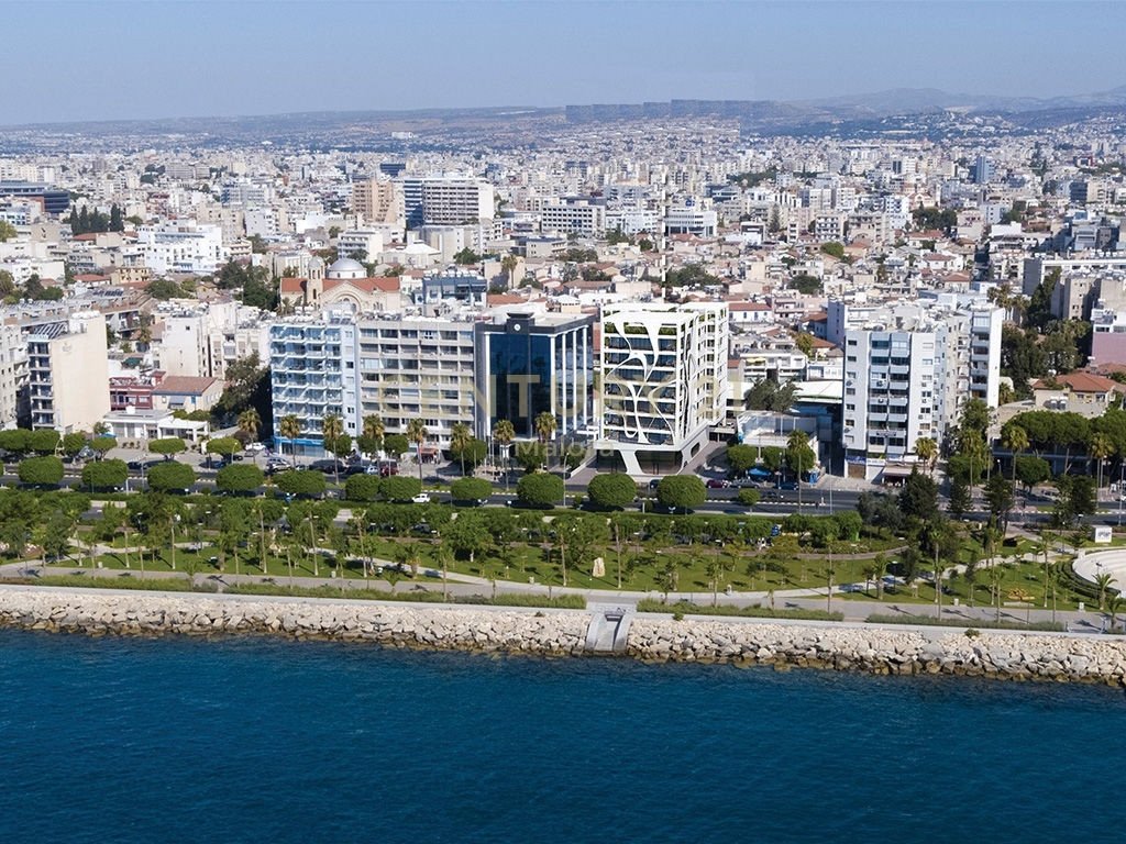 3 bedrooms Apartment in Limassol, Cyprus No. 6598