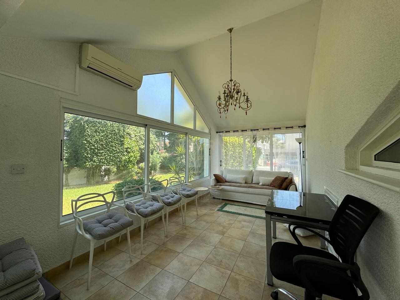 4 chambres Villa à Agios Athanasios, Limassol, Chypre No. 55870