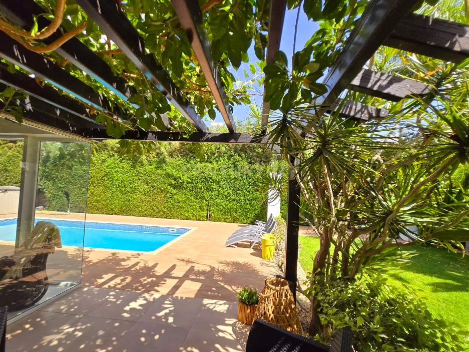 4 chambres Villa à Agios Athanasios, Limassol, Chypre No. 55870