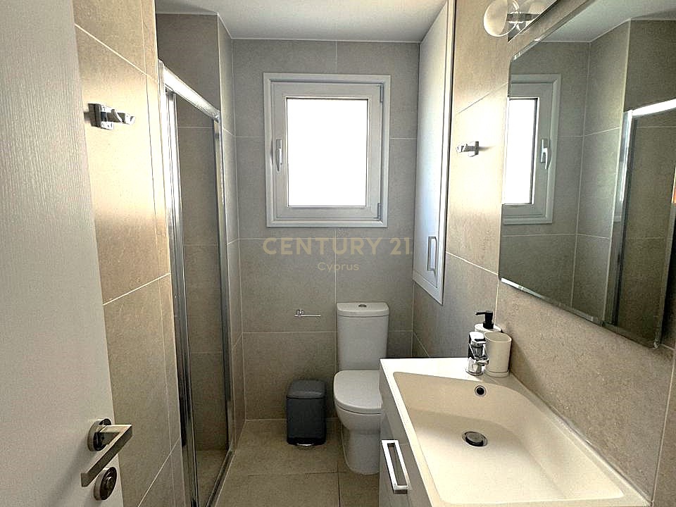 4 dormitorios Apartamento en Agios Tychonas, Limassol, Chipre No. 55873