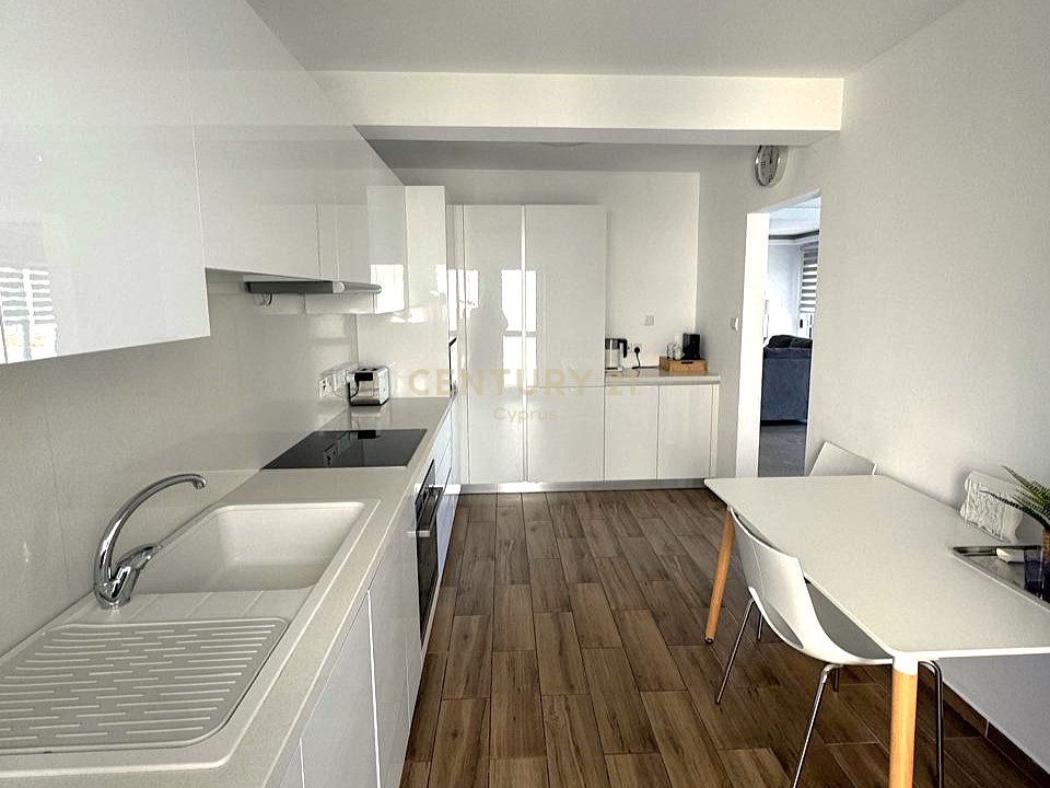 4 dormitorios Apartamento en Agios Tychonas, Limassol, Chipre No. 55873