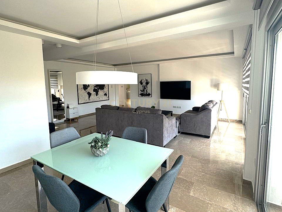 4 dormitorios Apartamento en Agios Tychonas, Limassol, Chipre No. 55873