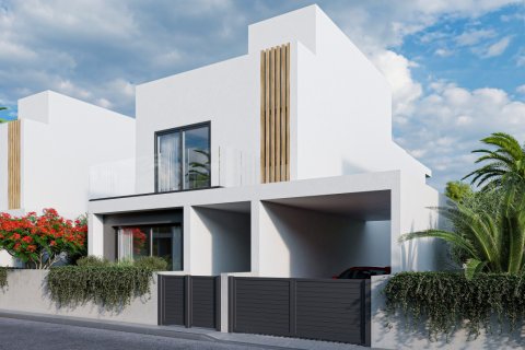 4 bedrooms Villa in Chloraka, Paphos, Cyprus No. 23634