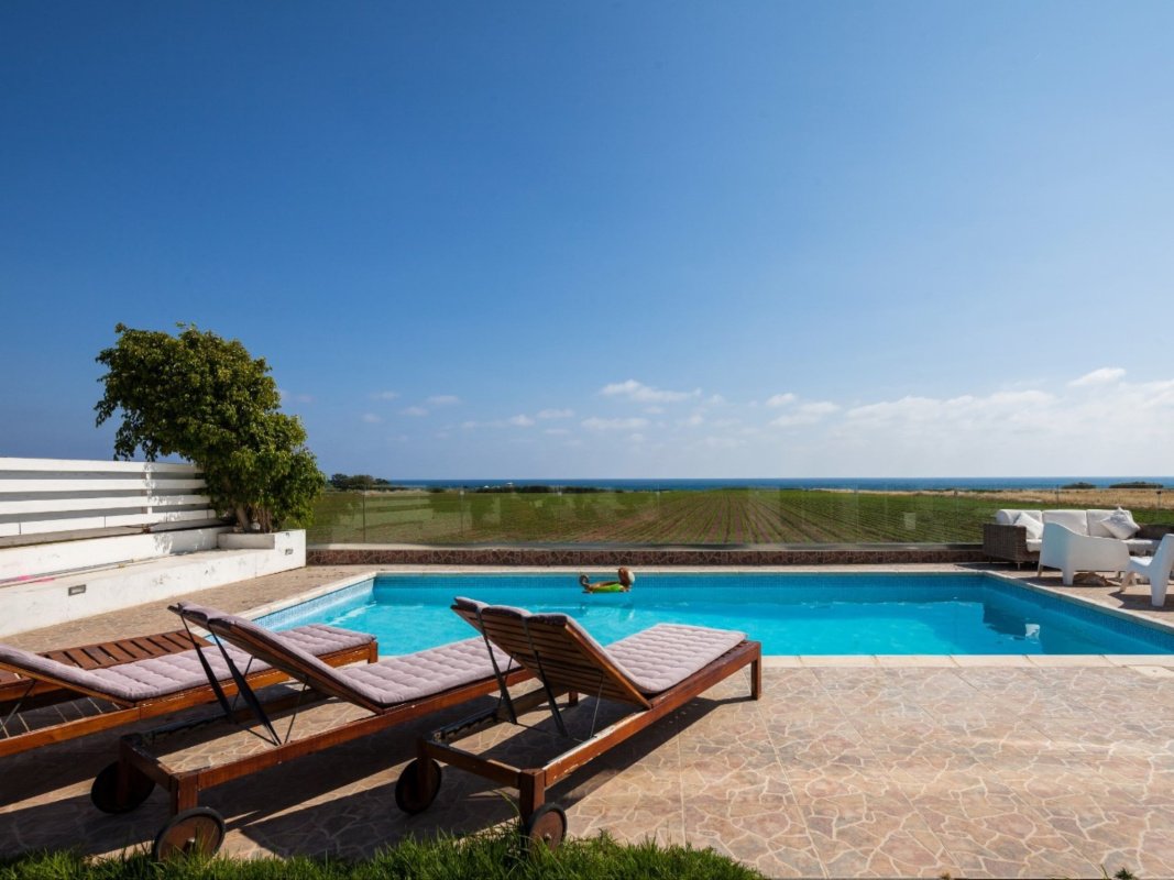 4 bedrooms Villa in Mandria, Paphos, Cyprus No. 23633
