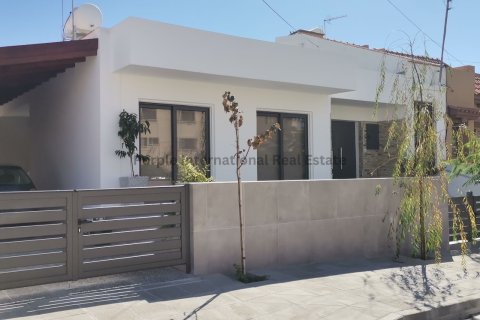 3 bedrooms Bungalow in Larnaca, Larnaka, Cyprus No. 51983