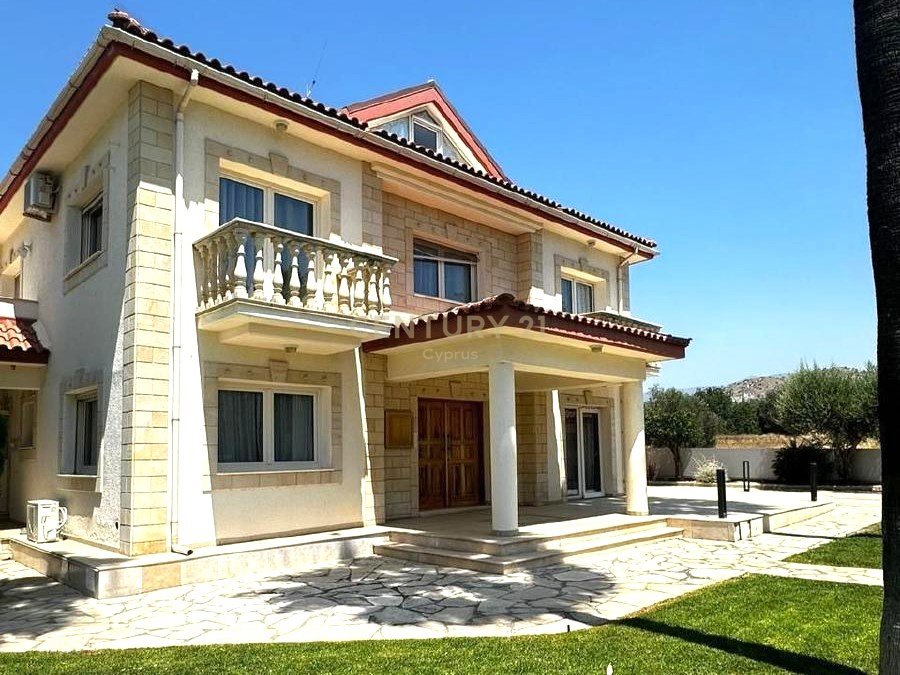 4 bedrooms Villa in Pyrgos, Limassol, Cyprus No. 54108