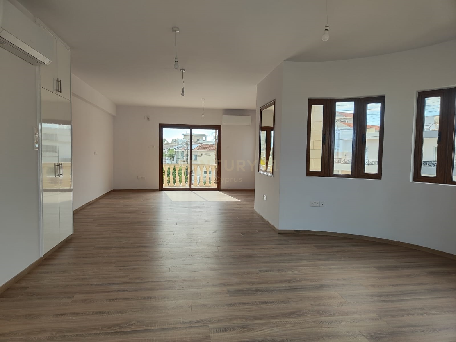 4 bedrooms Villa in Germasogeia, Limassol, Cyprus No. 20266