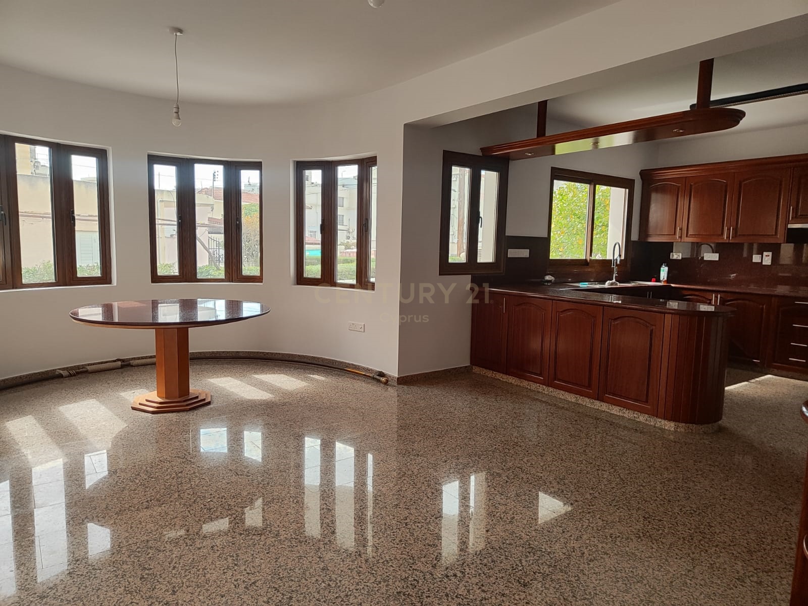 4 bedrooms Villa in Germasogeia, Limassol, Cyprus No. 20266