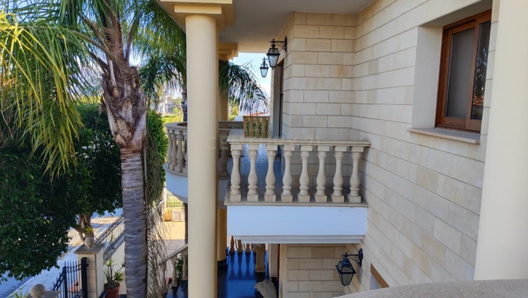 4 bedrooms Villa in Germasogeia, Limassol, Cyprus No. 20266