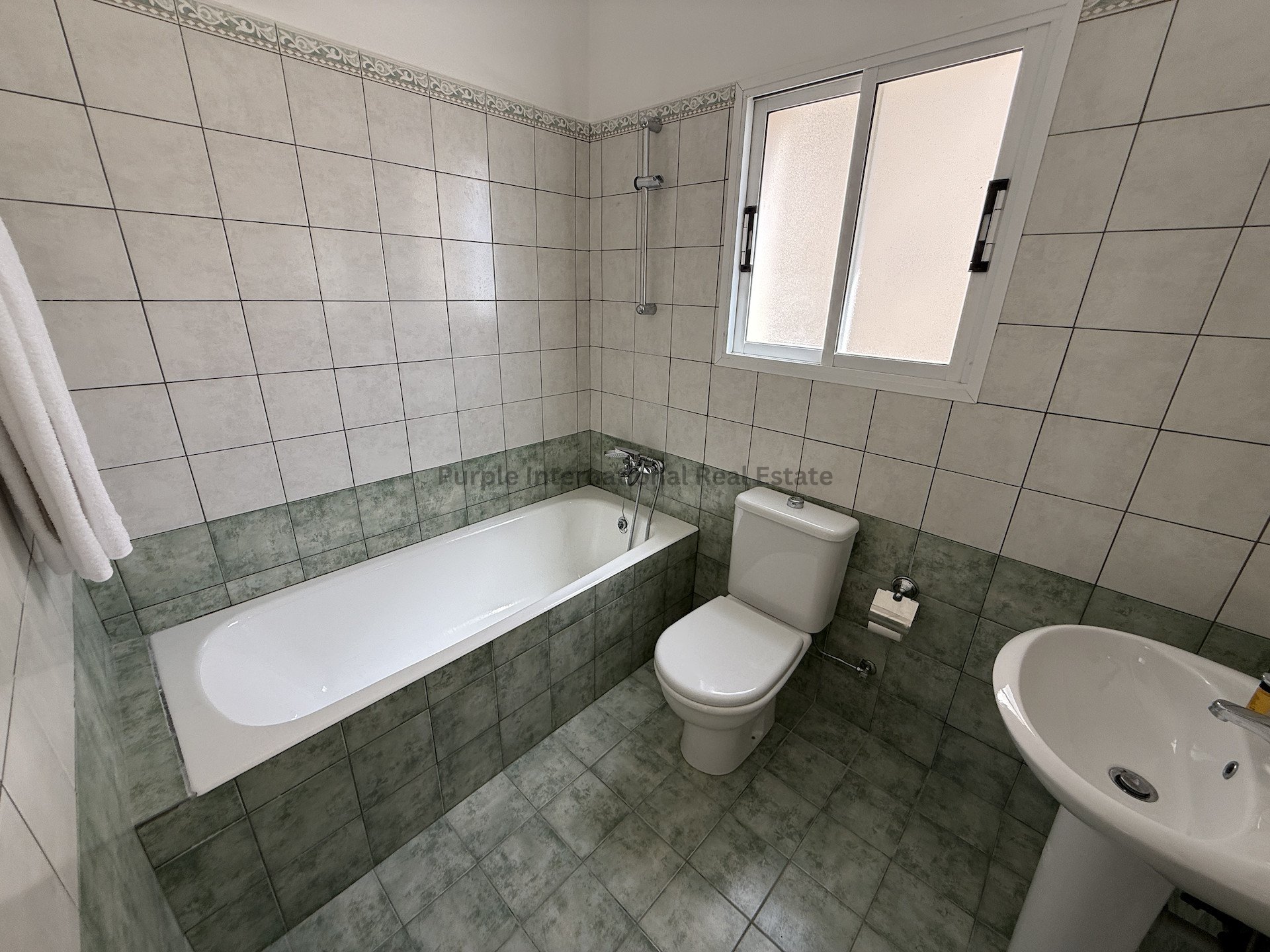 5 chambres Villa à Tala, Paphos, Chypre No. 39428
