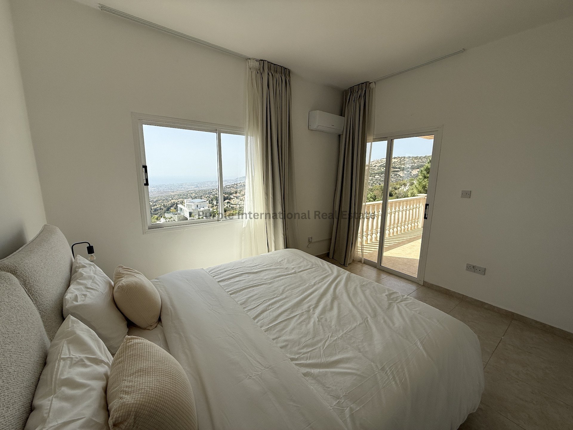 5 chambres Villa à Tala, Paphos, Chypre No. 39428