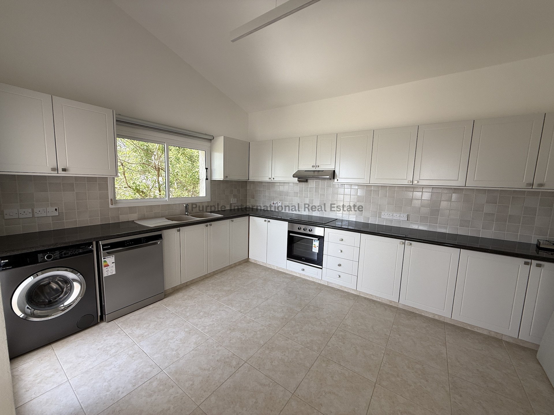 5 chambres Villa à Tala, Paphos, Chypre No. 39428