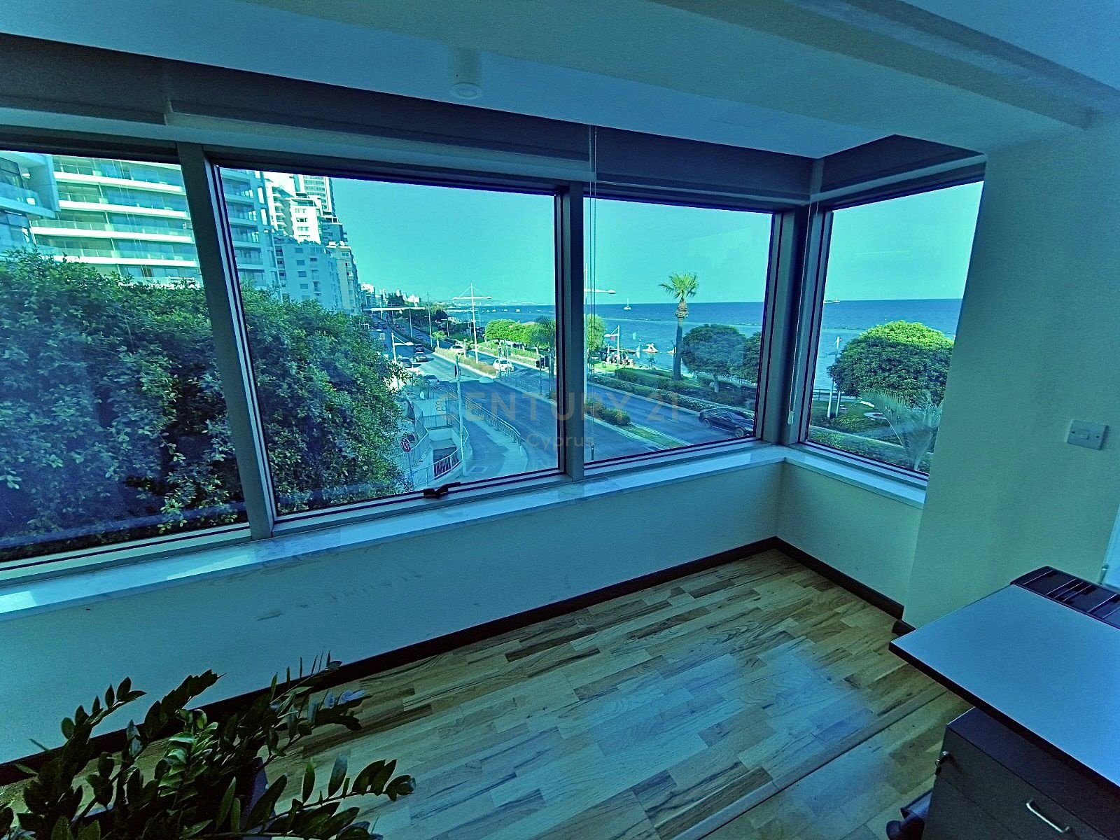 195m2 Bureau à Limassol, Chypre No. 55568