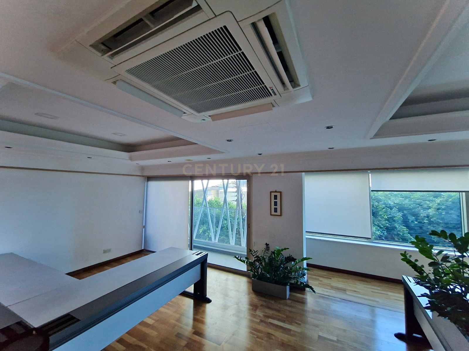 195m2 Bureau à Limassol, Chypre No. 55568