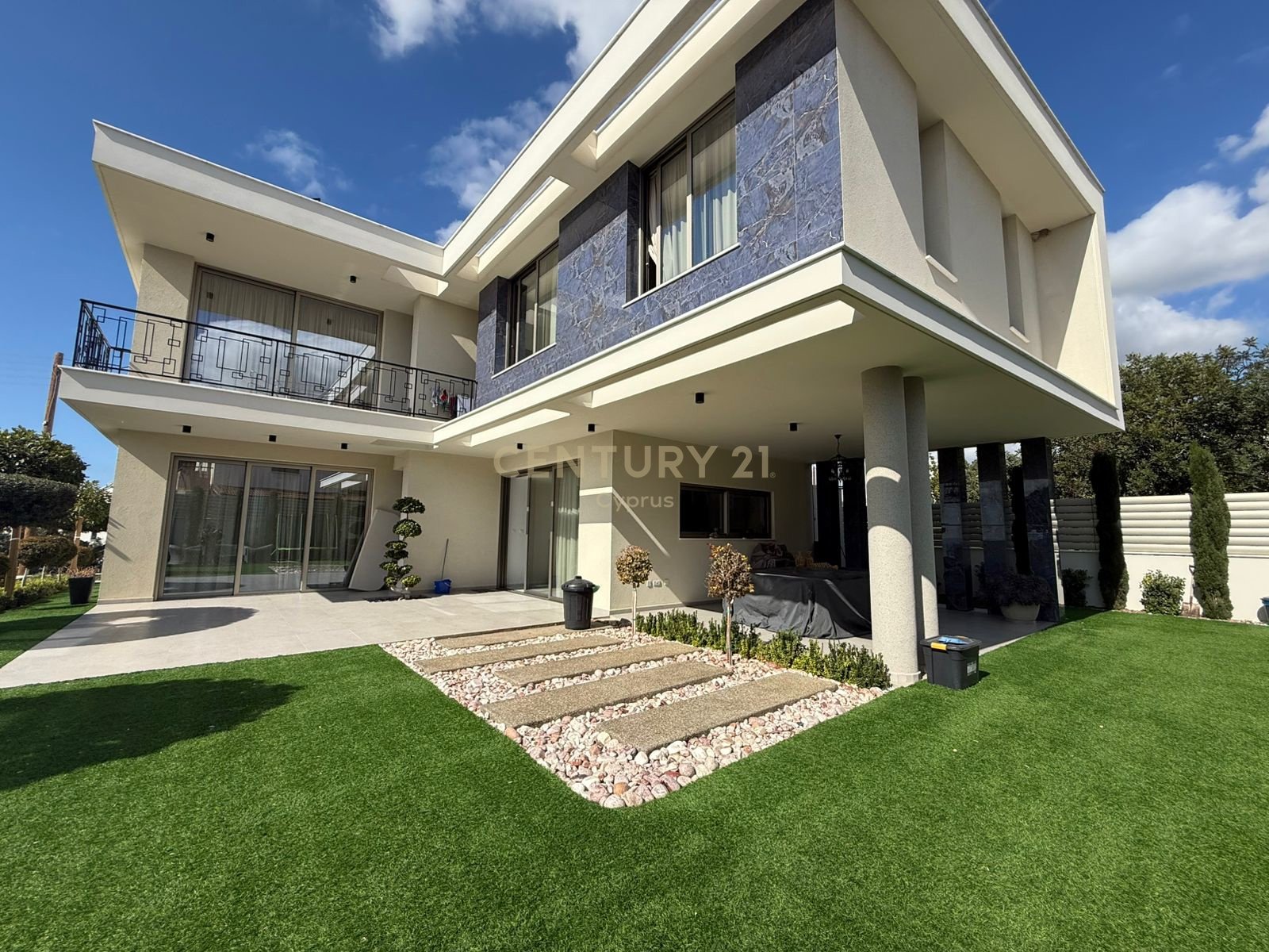 3 bedrooms Villa in Episkopi, Limassol, Cyprus No. 55571