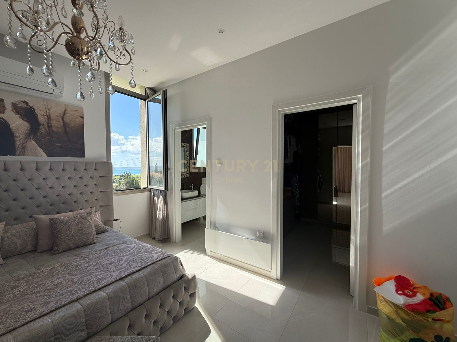 3 bedrooms Villa in Episkopi, Limassol, Cyprus No. 55571