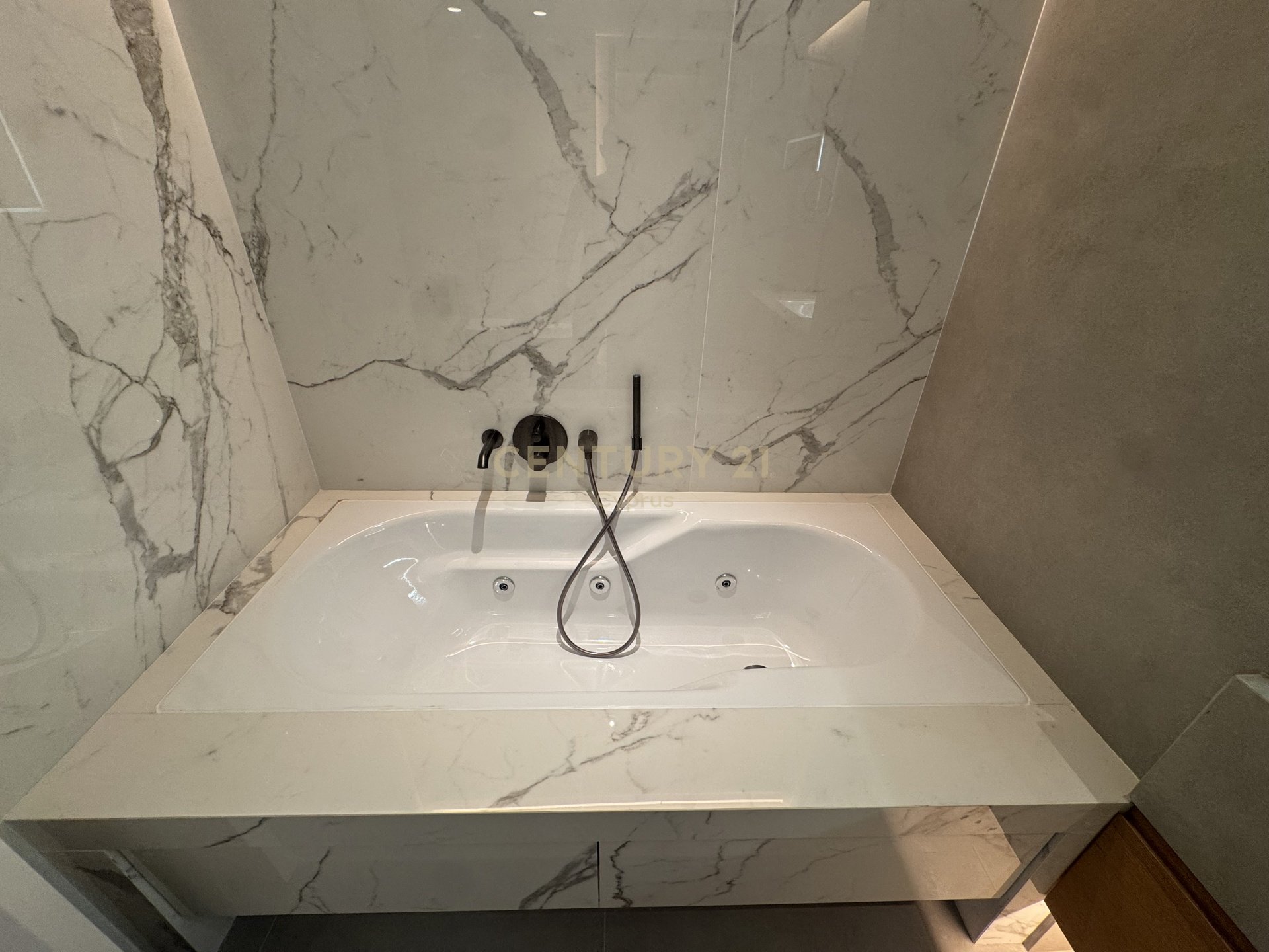 2 chambres Appartement à Agios Tychonas, Limassol, Chypre No. 58546