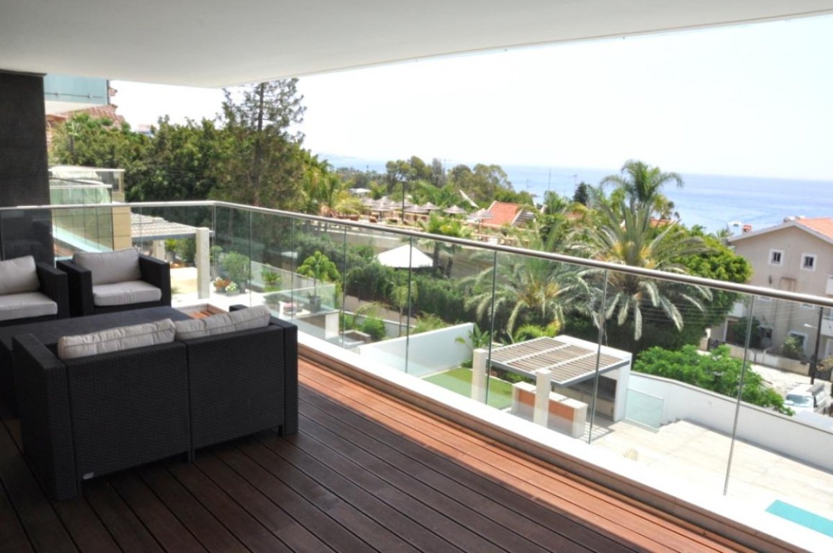 3 bedrooms Apartment in Limassol, Cyprus No. 38419