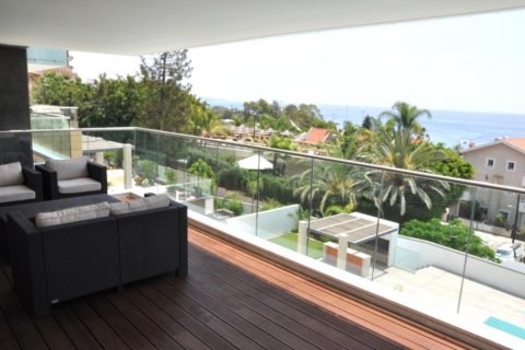 3 bedrooms Apartment in Limassol, Cyprus No. 38419
