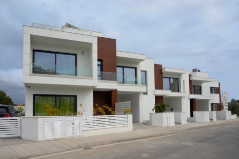 4 bedrooms Townhouse in Limassol, Cyprus No. 38423