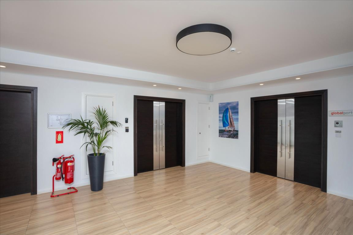 6362m2 Local comercial en Limassol, Chipre No. 38594