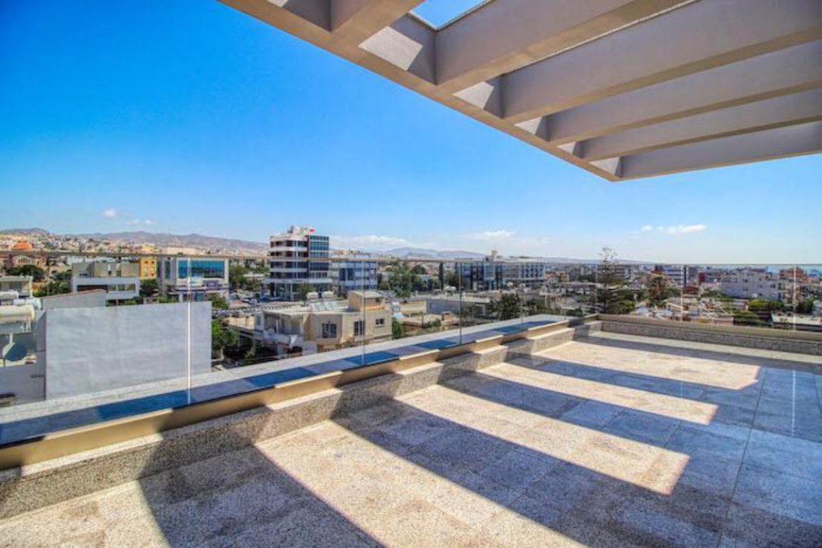 3 bedrooms Apartment in Limassol, Cyprus No. 38598