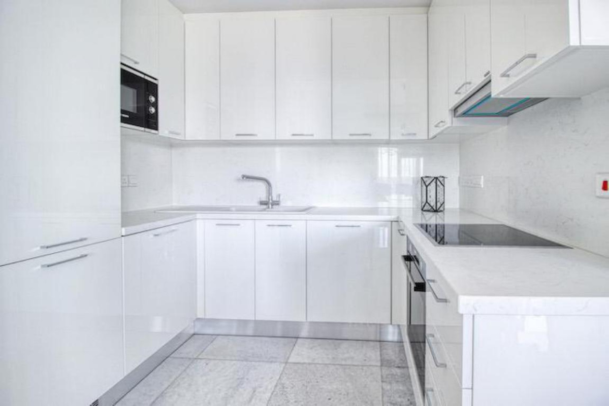 3 bedrooms Apartment in Limassol, Cyprus No. 38598