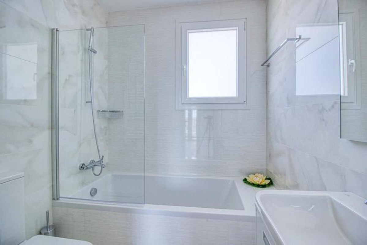 3 bedrooms Apartment in Limassol, Cyprus No. 38598