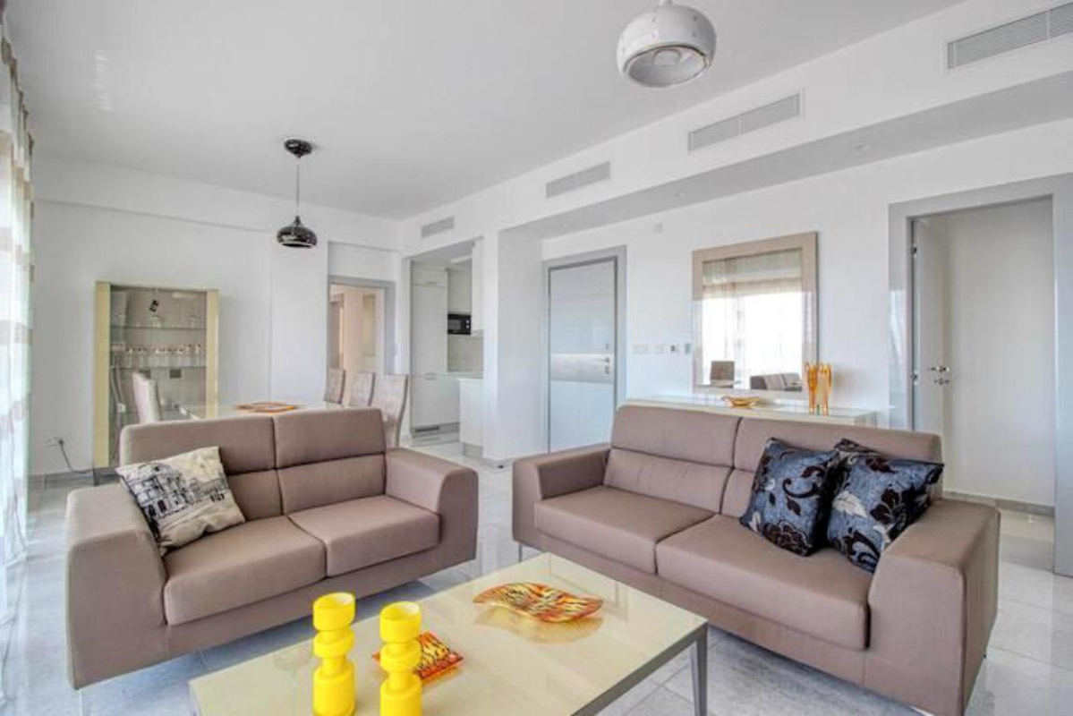 3 bedrooms Apartment in Limassol, Cyprus No. 38598