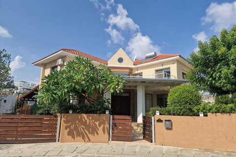 6 bedrooms Villa in Limassol, Cyprus No. 44292