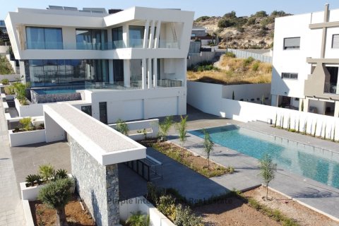 6 bedrooms Villa in Germasogeia, Limassol, Cyprus No. 35963
