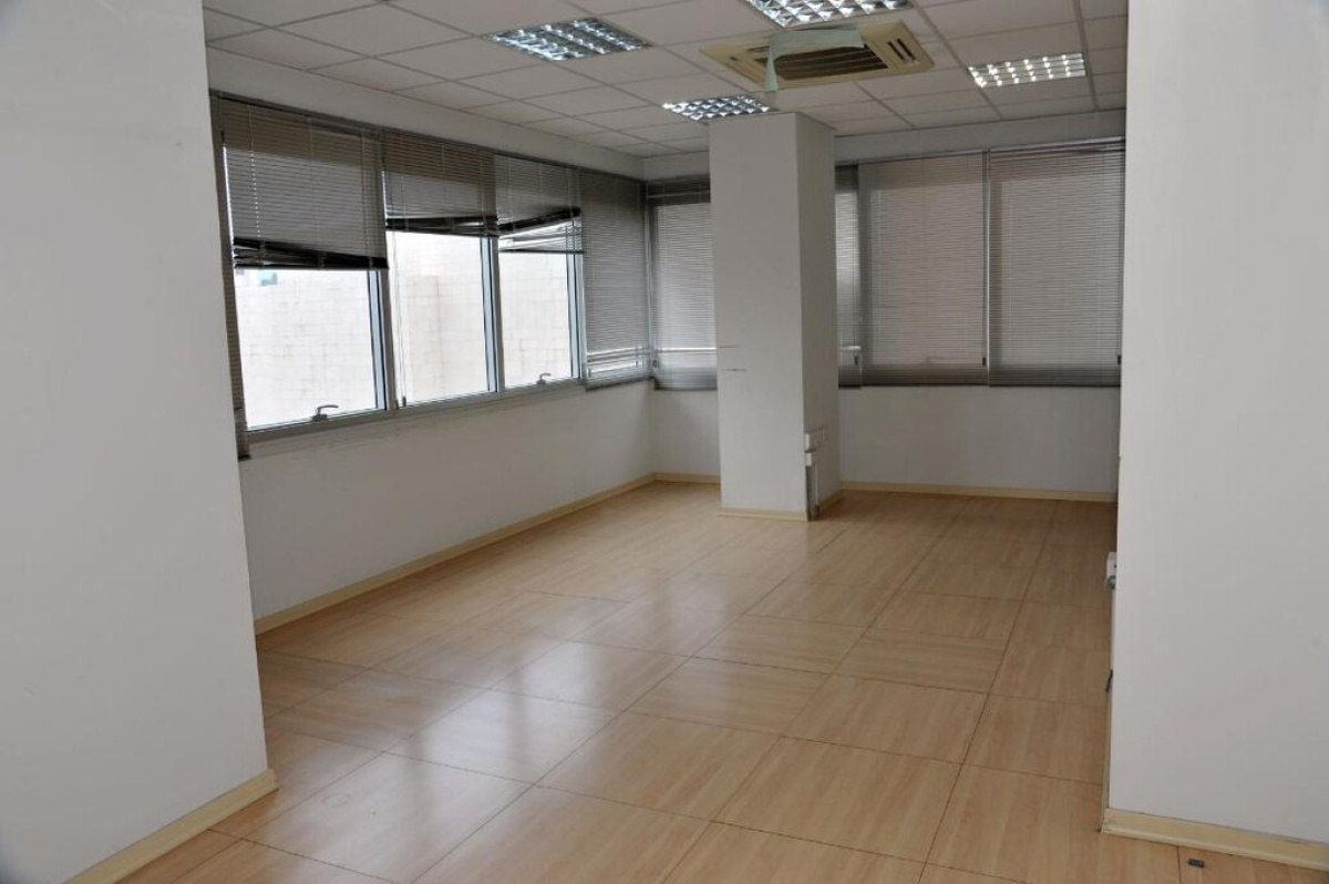 224m2 Commercial property in Nicosia, Cyprus No. 37975