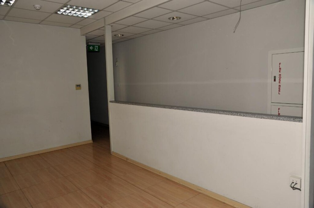 224m2 Commercial property in Nicosia, Cyprus No. 37975