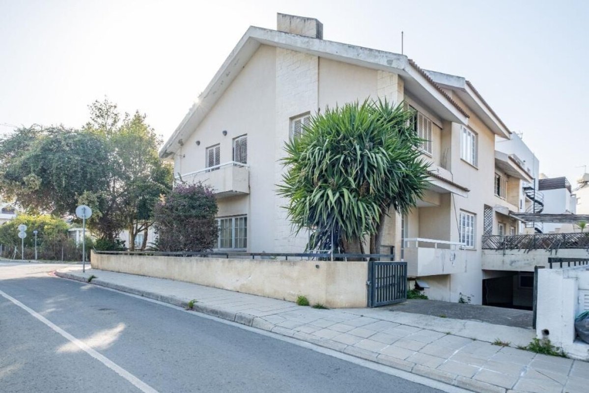 350m2 Villa in Nicosia, Cyprus No. 37977
