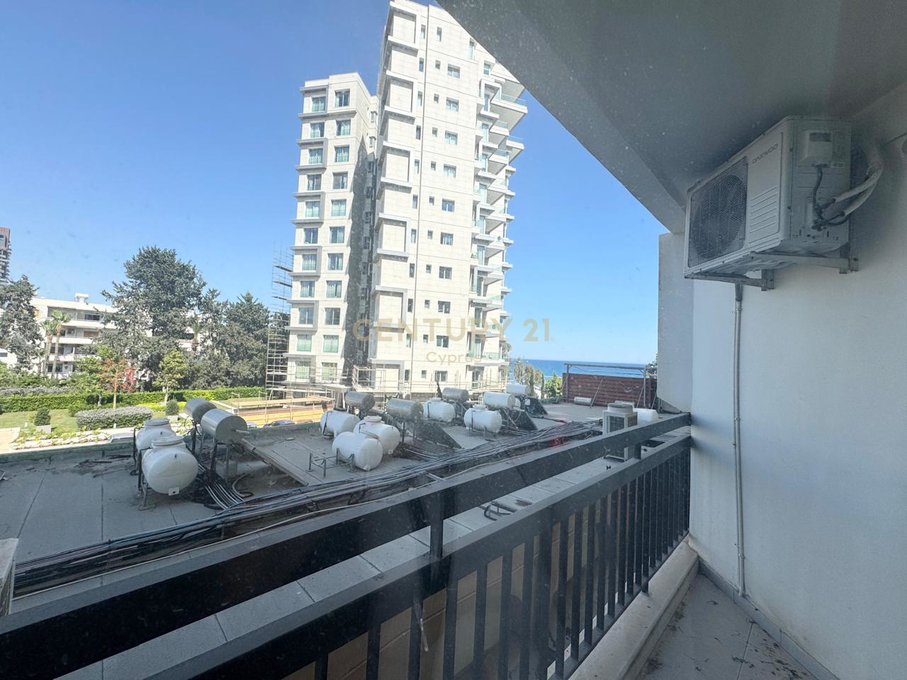 2 bedrooms Apartment in Agios Tychonas, Limassol, Cyprus No. 34902