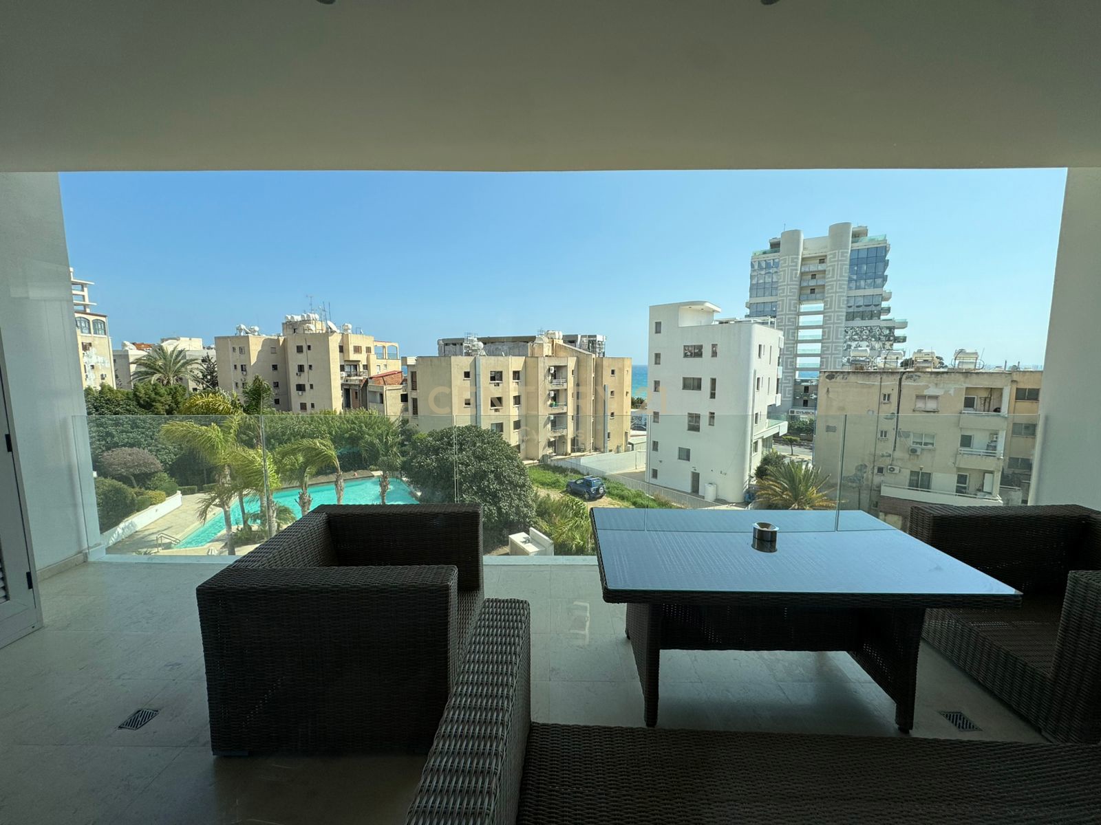 112m2 Bureau à Agios Tychonas, Limassol, Chypre No. 53896