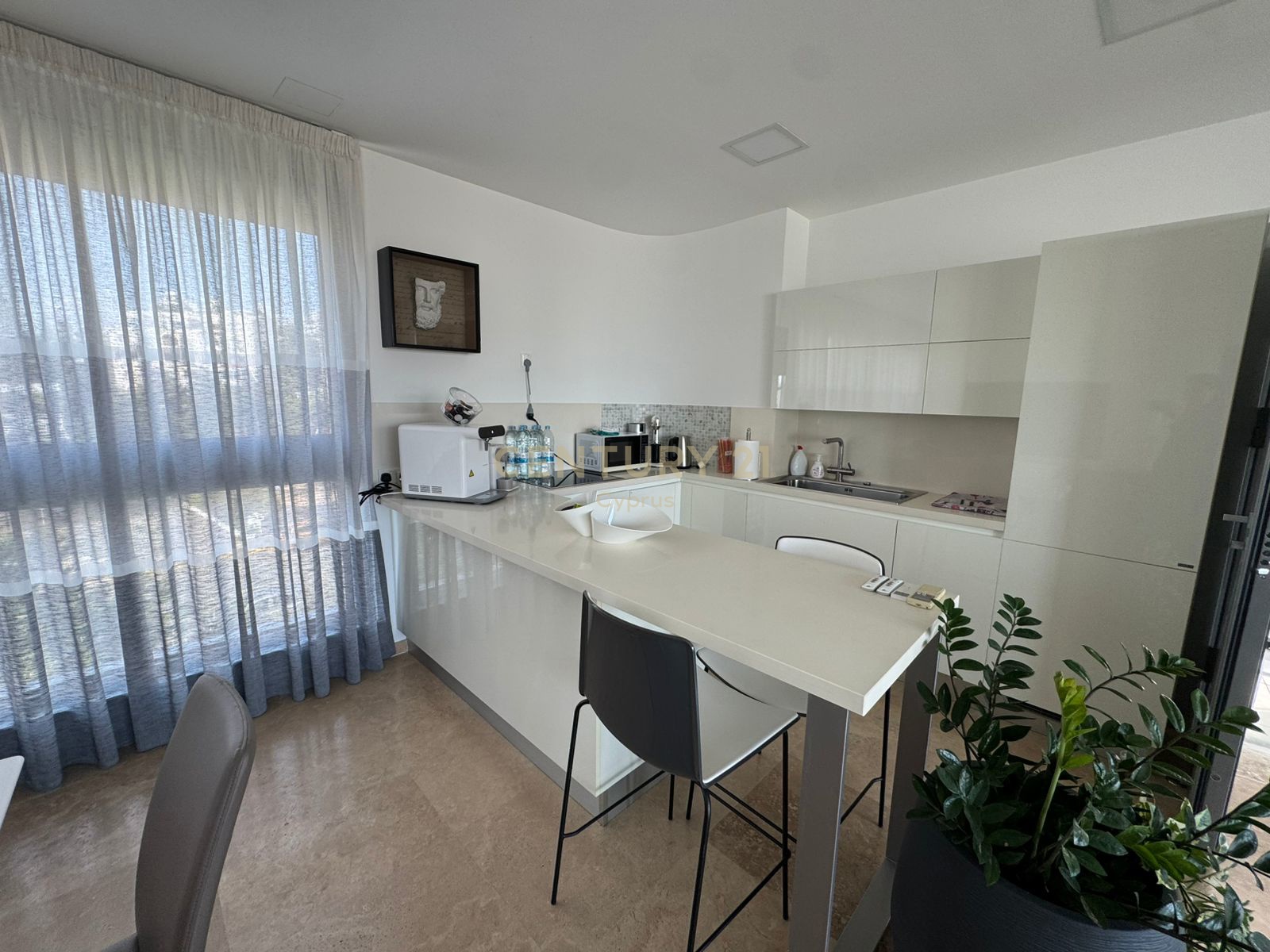 112m2 Bureau à Agios Tychonas, Limassol, Chypre No. 53896